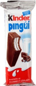 Poza 1 Prajitura cu Umplutura Lapte si Glazura Ciocolata Kinder Pingui 30g